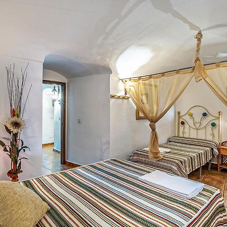 Beautiful Home In Cuevas Del Campo Luaran gambar