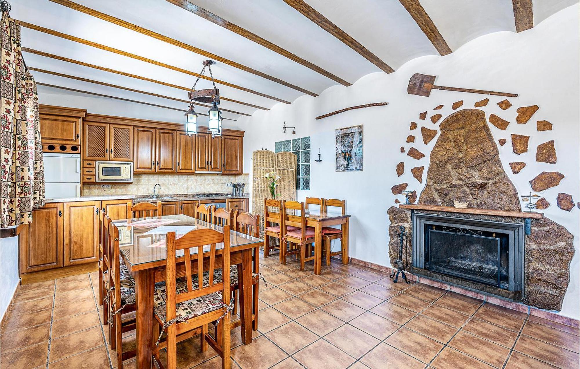 Beautiful Home In Cuevas Del Campo Luaran gambar
